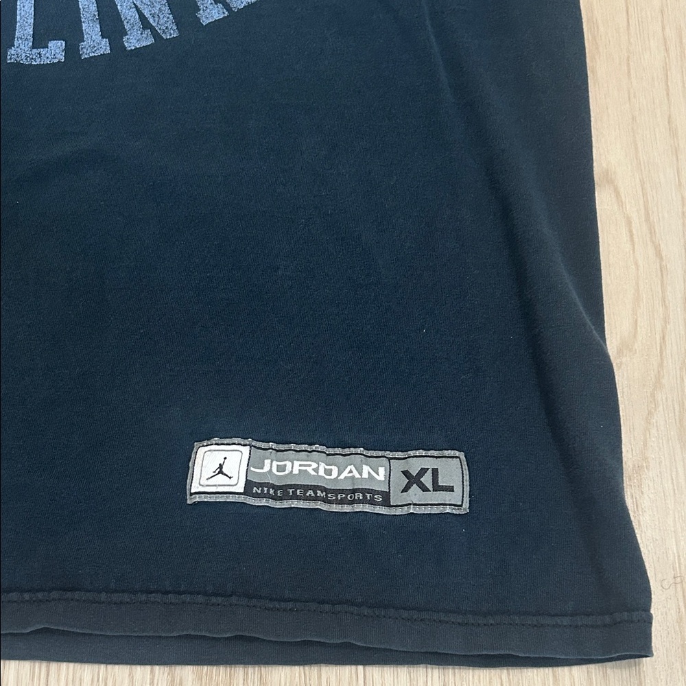 Y2K Jordan Navy University of North Carolina Graphic basketball Tee size XL - Picture 6 of 7
